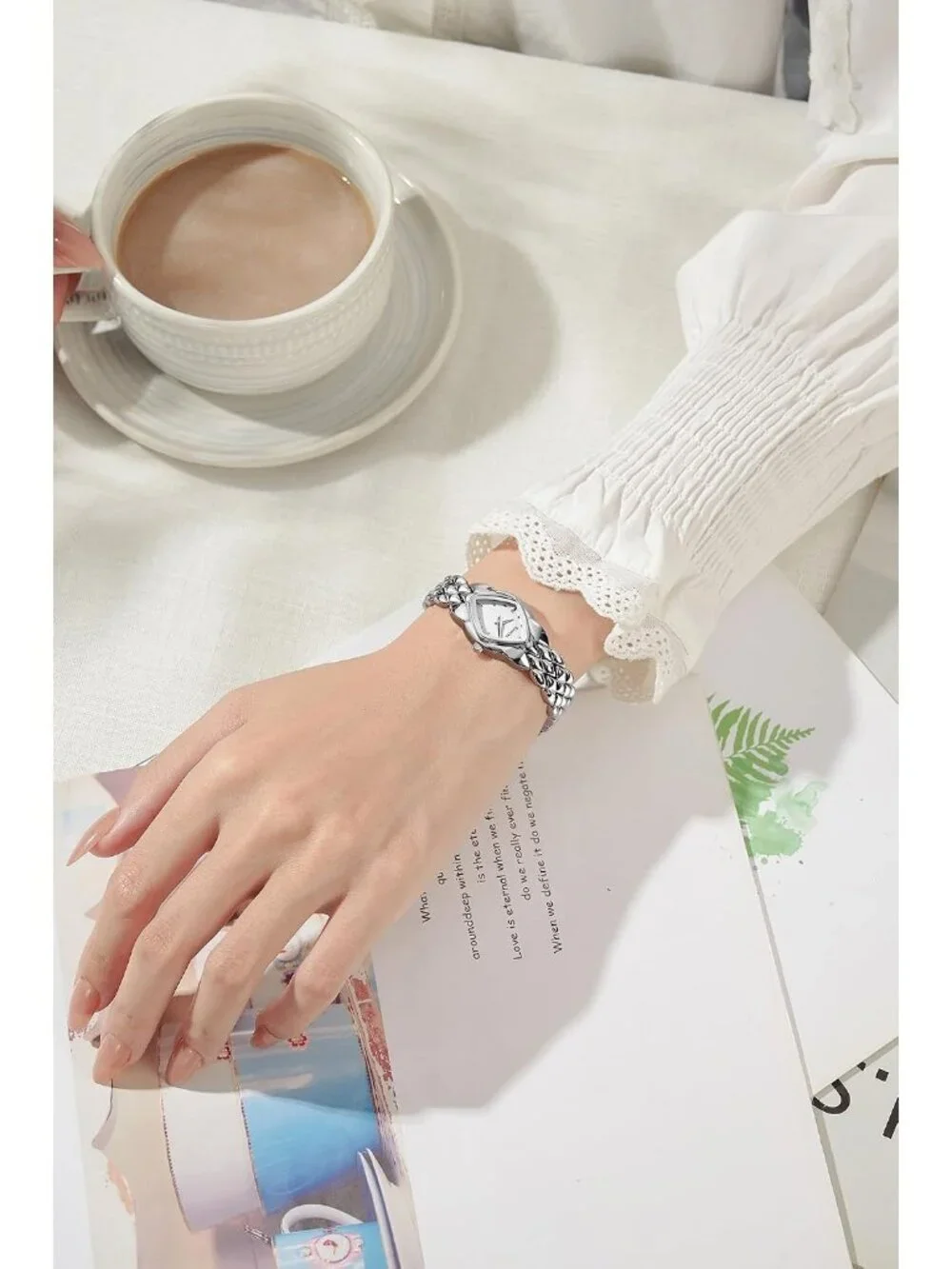 Women's Gold White Elegant Retro Vintage Luxury Adjustable Bracelet Wrist Watch